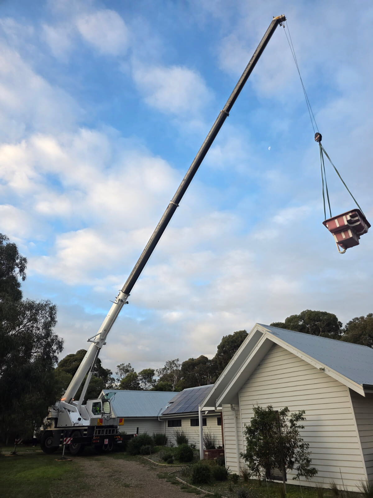 40t Liebherr crane on site