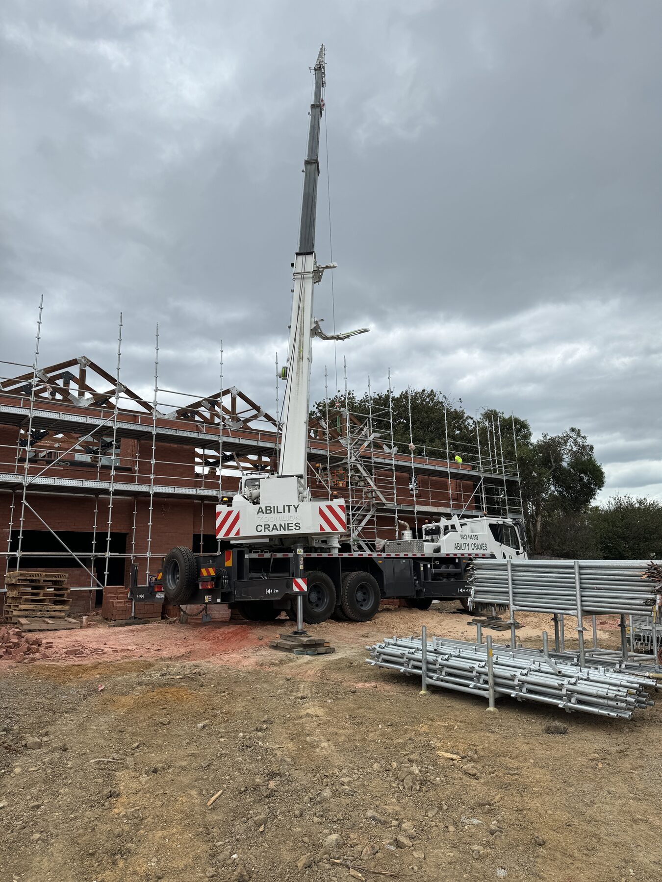 25t slew crane